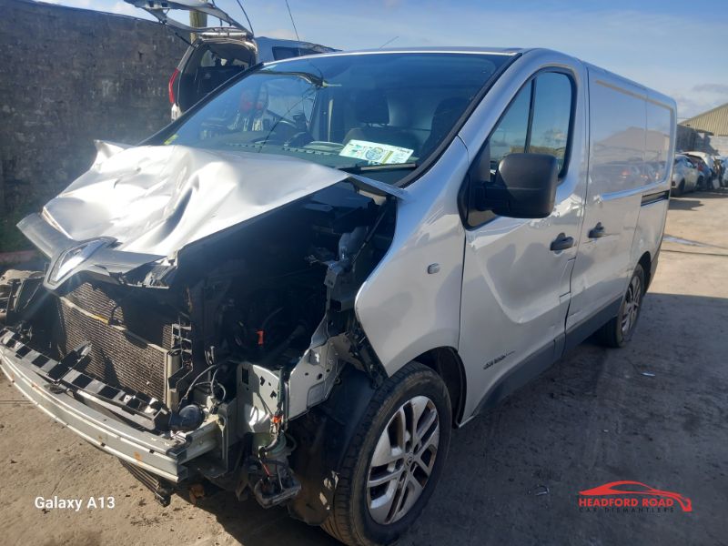 2015 RENAULT TRAFIC ALL NEW SL27 ENERGY DCI 120 SPORT PANE for breaking