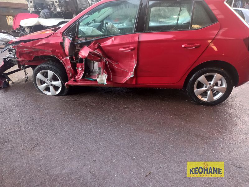 2015 SKODA FABIA AMBITION 1.0 MPI 60HP 4DR for breaking