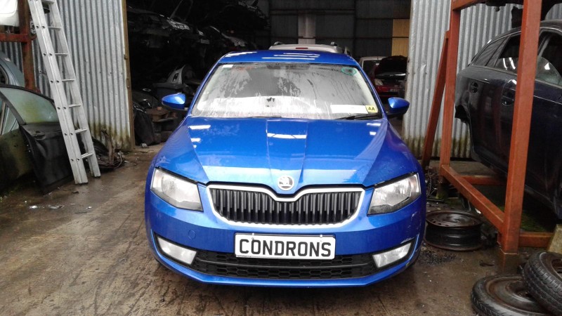 2015 SKODA OCTAVIA AMBITION 1.6 TDI 110HP DSG 5DR for breaking