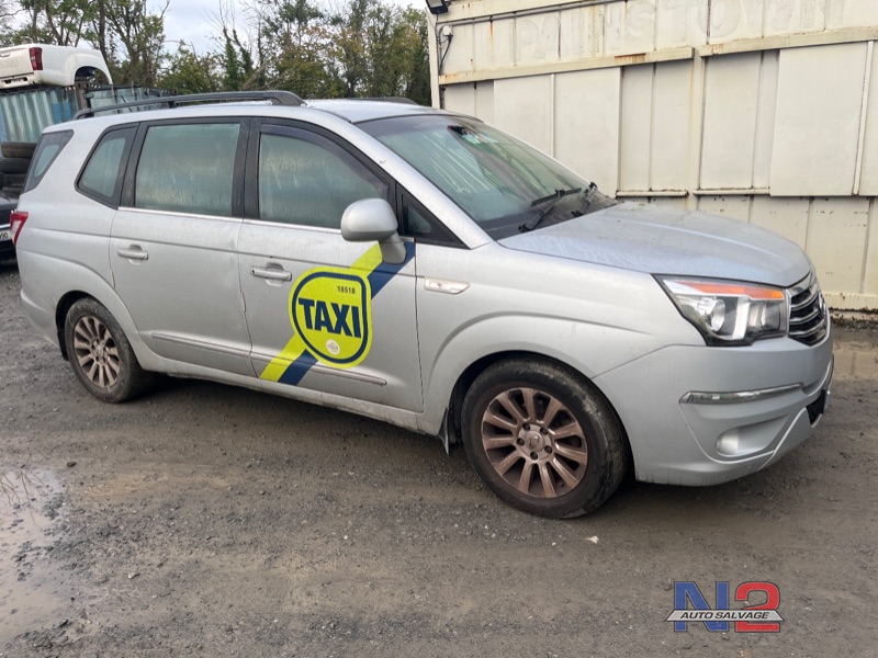 2015 SSANGYONG RODIUS EXECUTIVE MT 5DR for breaking