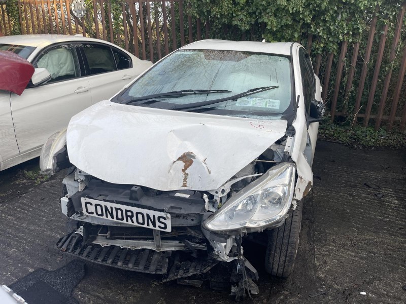 2015 TOYOTA AQUA 1.5 NHP10 5DR AUTO DAA-NHP10 for breaking