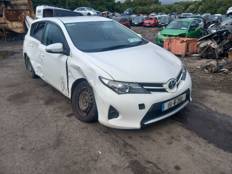2015 TOYOTA AURIS 1.4 D-4D TERRA VAN 4DR for breaking