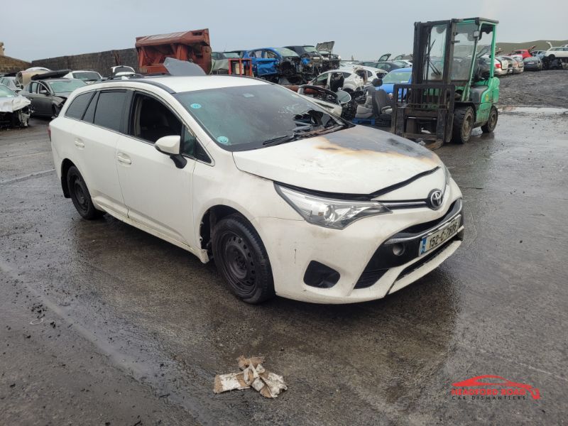 2015 TOYOTA AVENSIS 1.6 D-4D ACTIVE S/S 5DR for breaking