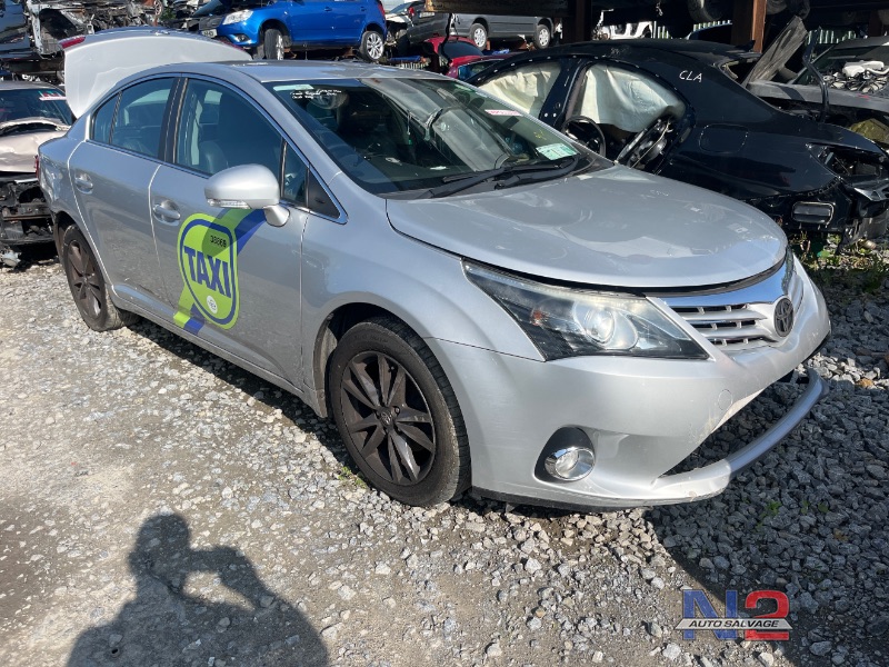 2015 TOYOTA AVENSIS 1.8 SOL M-D 4DR AUTO for breaking