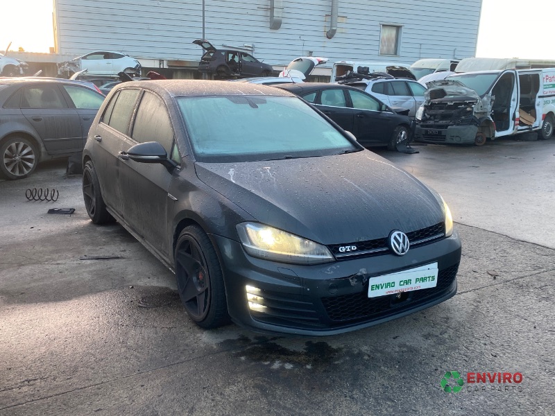2015 VOLKSWAGEN GOLF GTD for breaking