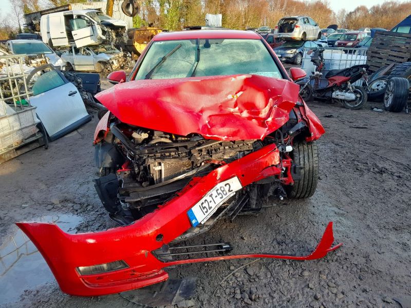 2015 VOLKSWAGEN GOLF HIGHLINE 1.6 TDI MANUAL 6SPEED FWD 110HP 5DR 5SPEED for breaking