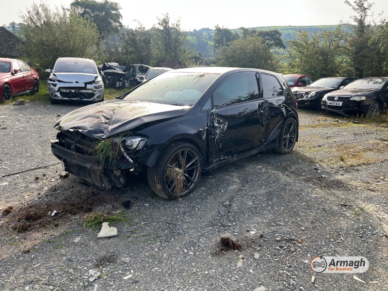 2015 VOLKSWAGEN GOLF R for breaking