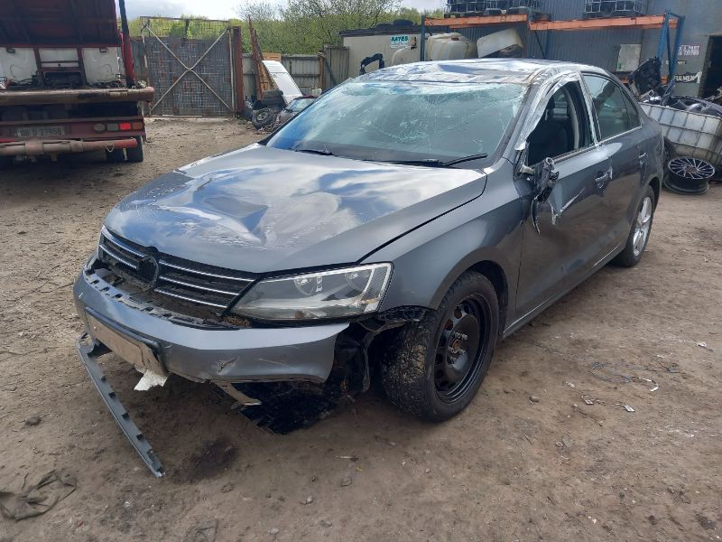 2015 VOLKSWAGEN JETTA COMFORTLINE 2.0 TDI MANUAL 5SPEED 110HP 4DR for breaking