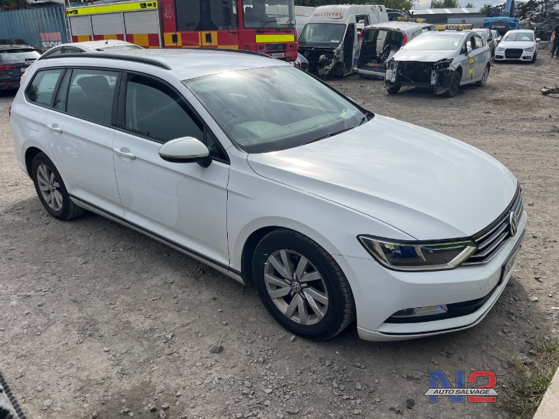 2015 VOLKSWAGEN PASSAT 1.6 TDI S BLUEMOTION 120PS 5DR for breaking