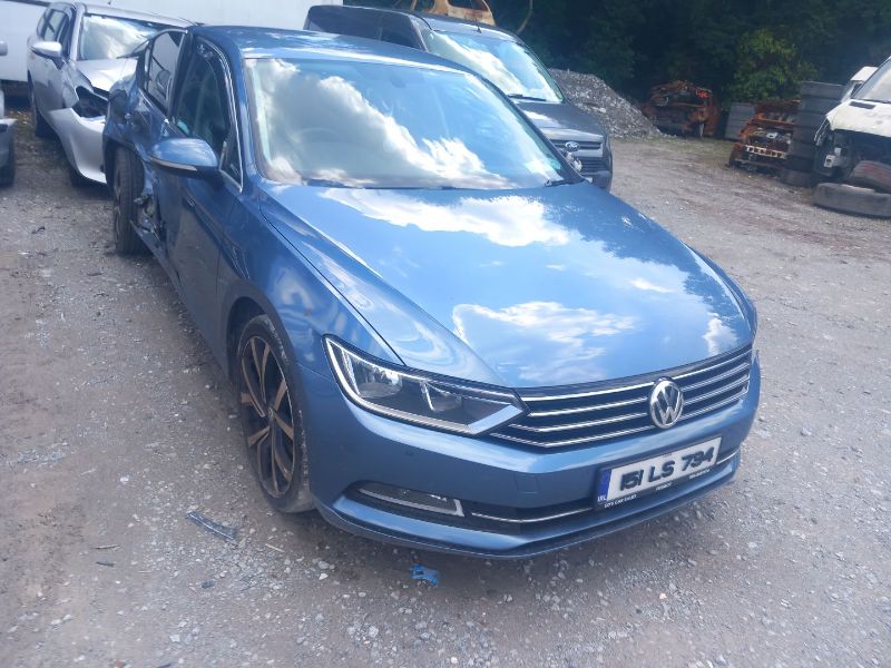 2015 VOLKSWAGEN PASSAT COMFORTLINE 1.6 TDI MANUAL 6SPEED FWD 120HP 4DR for breaking