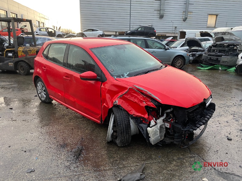 2015 VOLKSWAGEN POLO SE TDI for breaking