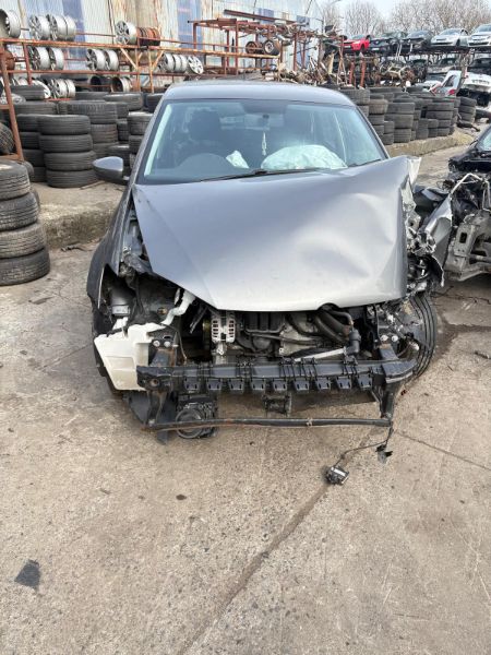 2015 VOLKSWAGEN POLO TRENDLINE 1.0 60HP MANUAL 5SPEED 5DR for breaking