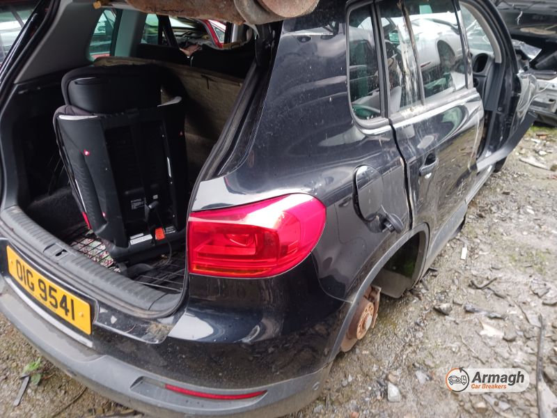 2015 VOLKSWAGEN TIGUAN  for breaking