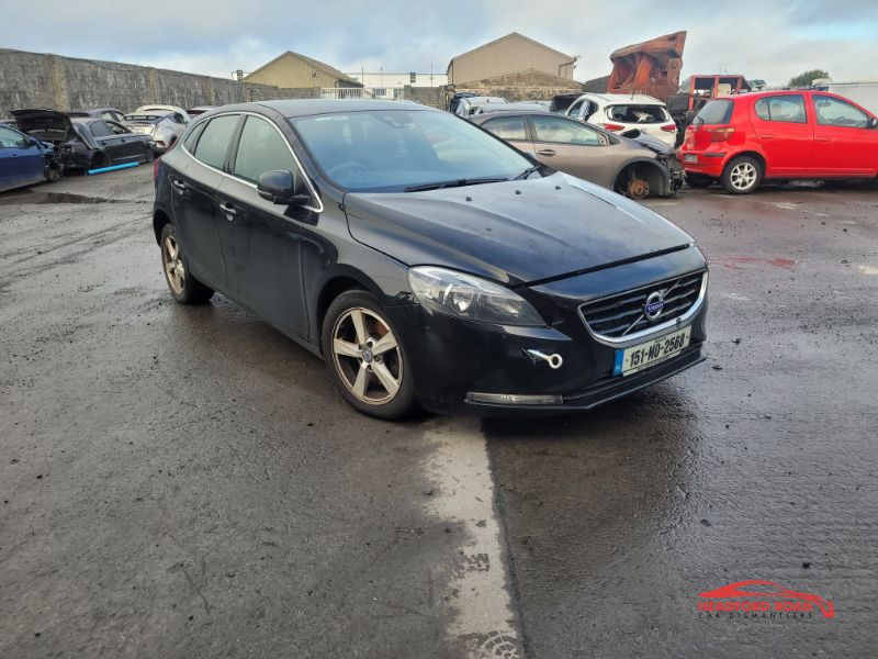 2015 VOLVO V40 40 SERIES 2.0 D2 SE NAV 120BHP 5DR for breaking