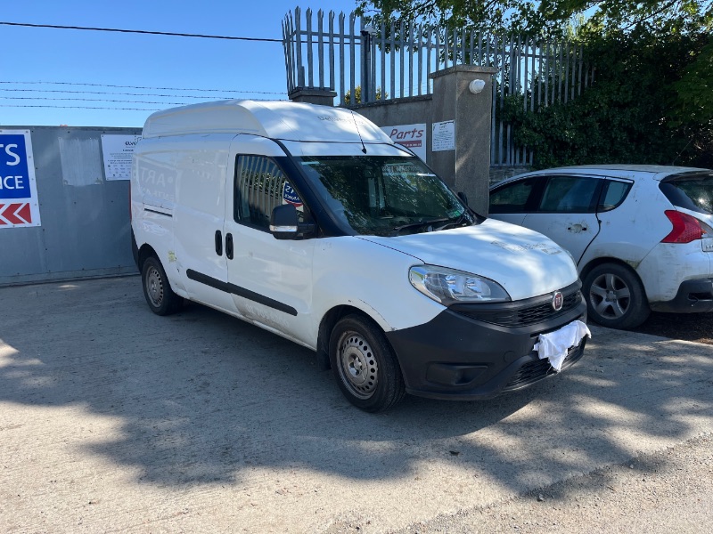 2016 FIAT DOBLO CARGO MAXI XL 1.6 105HP 4DR for breaking