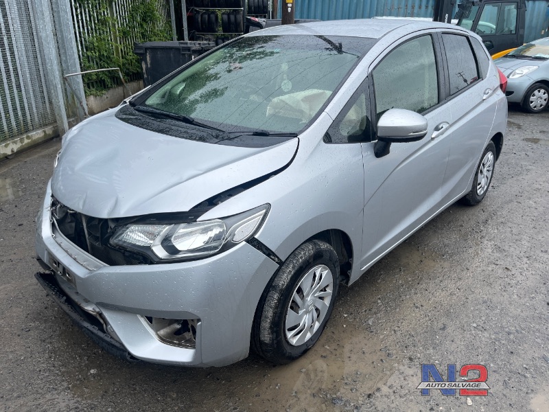 2016 HONDA FIT DBA-GK3 5DR AUTO for breaking