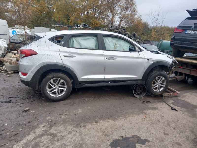 2016 HYUNDAI TUCSON 1.7 CRDI S BL/DR 2WD 5DR for breaking