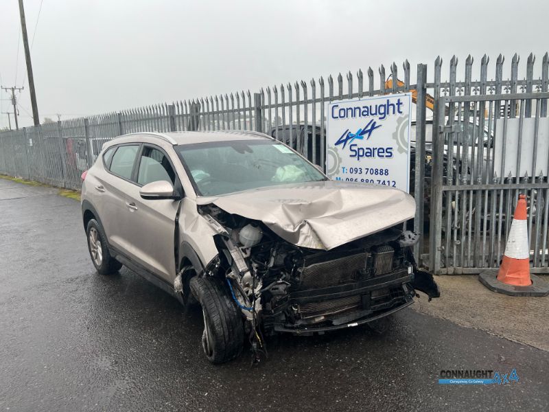 2016 HYUNDAI TUCSON 1.7 CRDI SE NAV BL/DR 5 5DR for breaking