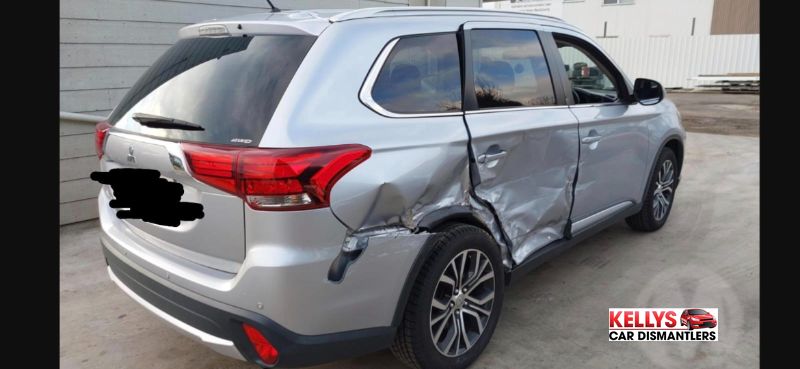 2016 MITSUBISHI OUTLANDER 16MY 4WD 6 6AT 7S 4DR AUTO for breaking