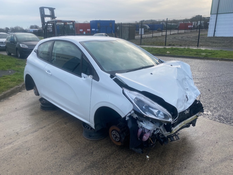 2016 PEUGEOT 208 ACTIVE DESIGN LIME for breaking