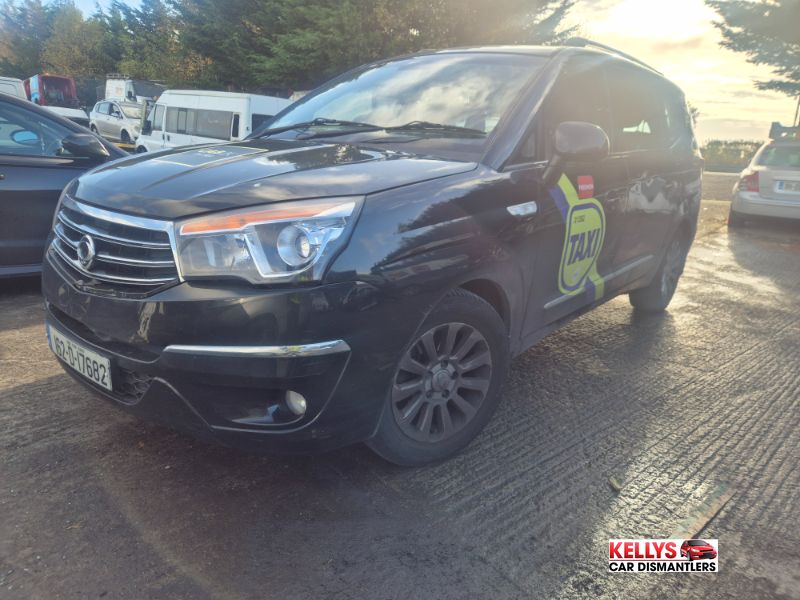 2016 SSANGYONG RODIUS EXECUTIVE MT 5DR for breaking