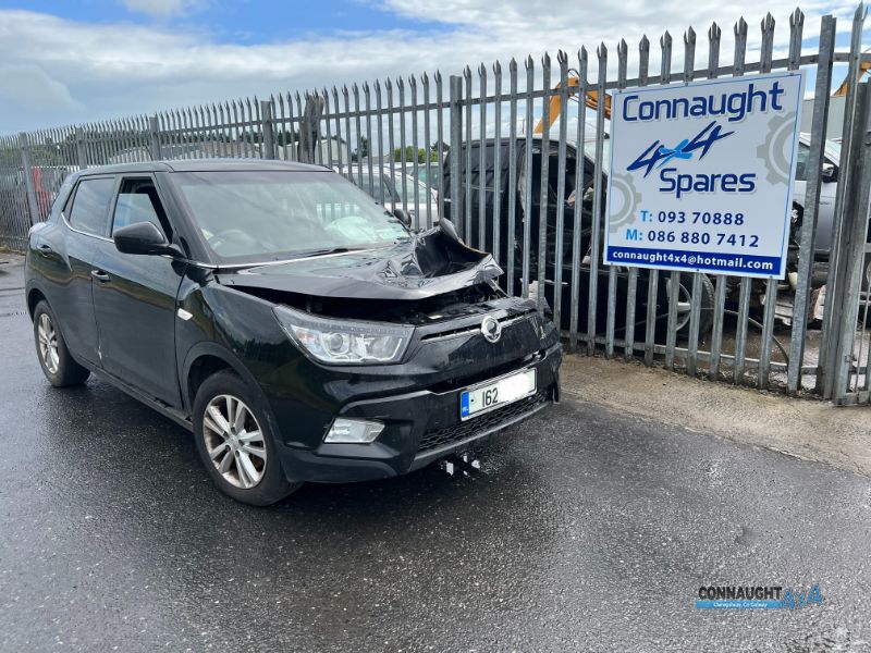 2016 SSANGYONG TIVOLI 4X2 ES CROSSOVER 5DR for breaking