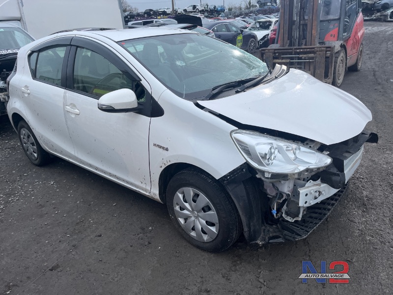 2016 TOYOTA AQUA 1.5 DAA-NHP10 5DR AUTO for breaking