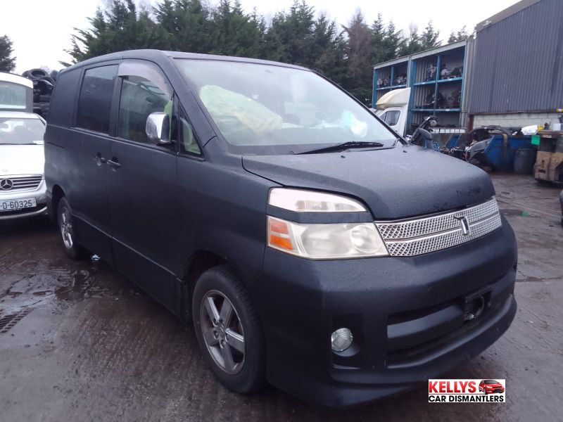 2016 TOYOTA VOXY  for breaking