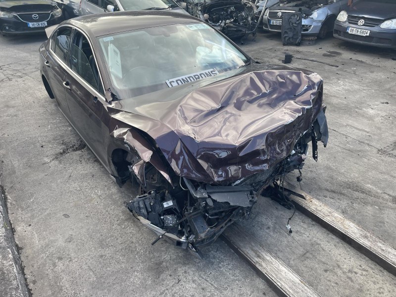 2016 VOLKSWAGEN PASSAT HIGHLINE BE 1.6 TDI MANUAL 6SP for breaking