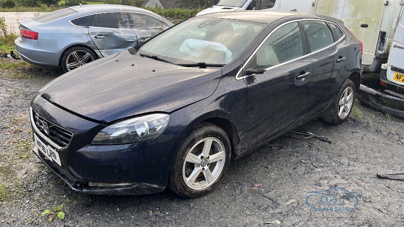 2016 VOLVO V40 SE NAV D2 for breaking