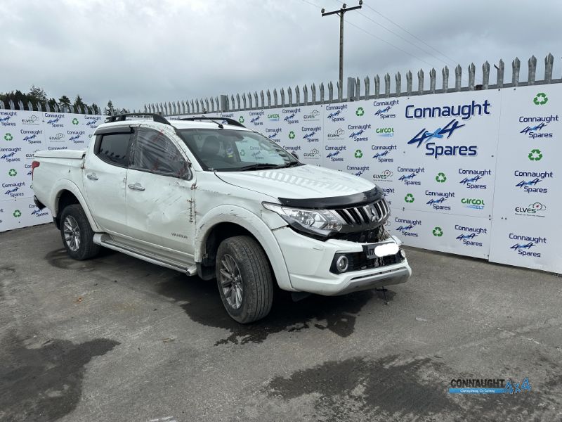 2017 MITSUBISHI L200 DI-D WARRIOR DC 4DR 2.5 DID CR 4WORK for breaking