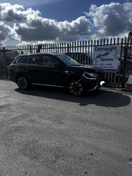 2017 MITSUBISHI OUTLANDER 2.0 4HS PHEV 200BHP 5DR AUTO for breaking