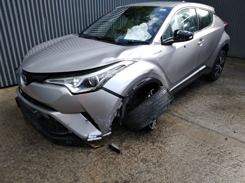 2017 TOYOTA C-HR 1.8 for breaking