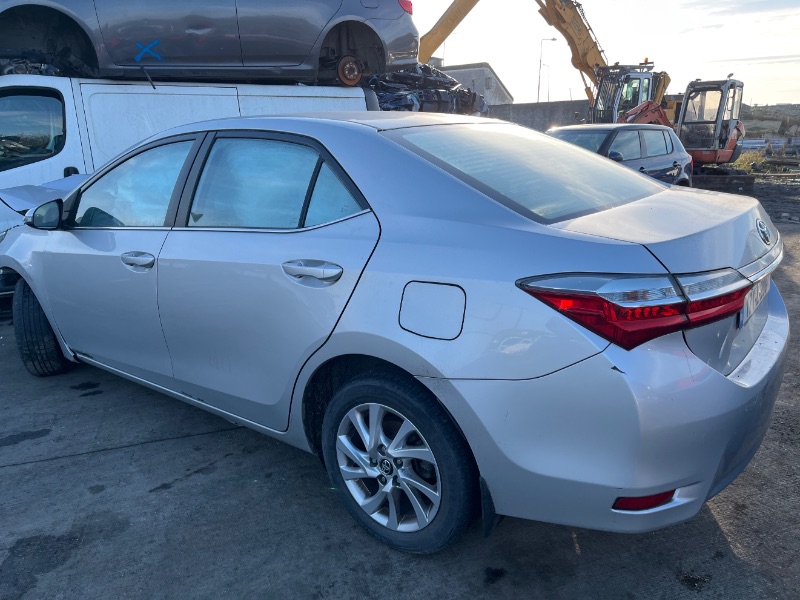 2017 TOYOTA COROLLA 1.4 D-4D LUNA 4DR for breaking