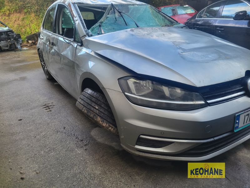 2017 VOLKSWAGEN GOLF 1.6 TDI SE NAV BLUEMOTION 115PS 5DR for breaking