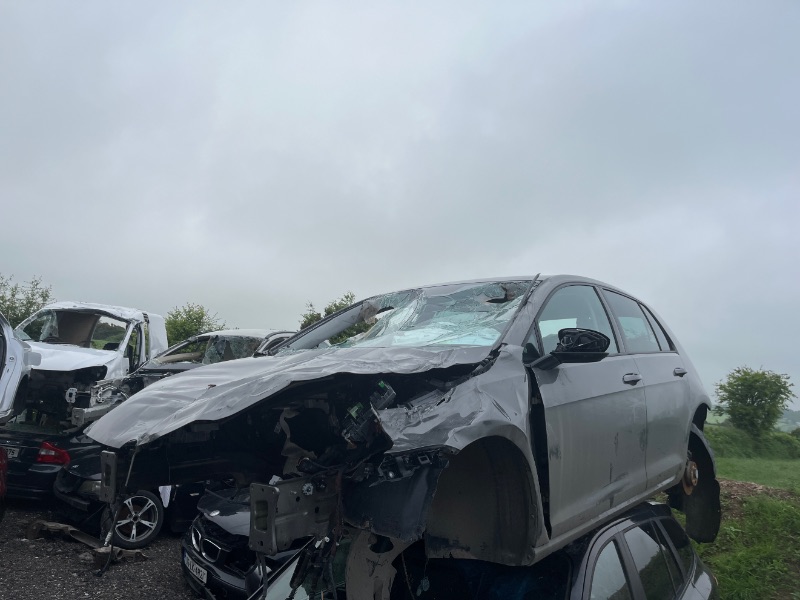 2017 VOLKSWAGEN GOLF HIGHLINE 1.6 TDI MANUAL 5SPEED 110HP 5DR for breaking