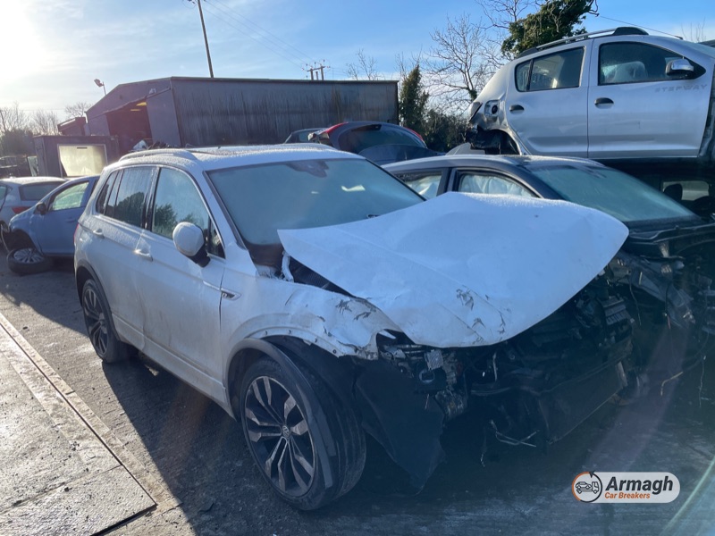 2017 VOLKSWAGEN TIGUAN R LINE TDI BLUEMOTION 4MOTN SA for breaking