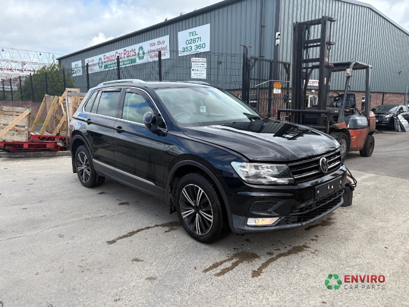 2017 VOLKSWAGEN TIGUAN SE NAV TDI BLUEMOTION 4MOTN SA for breaking