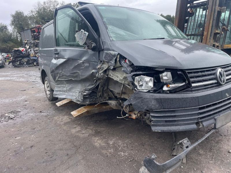 2017 VOLKSWAGEN TRANSPORTER T6 PVS 2800KG TDI 102HP MANUAL 5SPEED 5DR for breaking