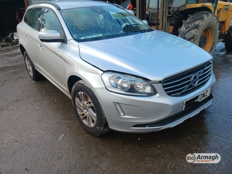 2017 VOLVO XC60 SE NAV D4 for breaking