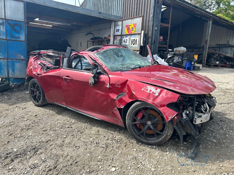 2018 ALFA ROMEO GIULIA V6 BITURBO QUADRIFOGLIO A for breaking