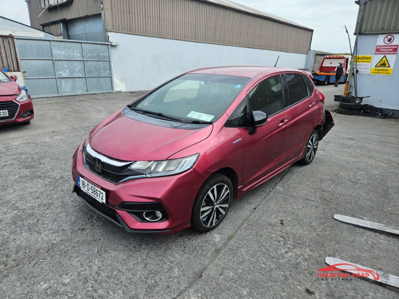 2018 HONDA FIT DAA-GP5 HYBRID 5DR AUTO for breaking