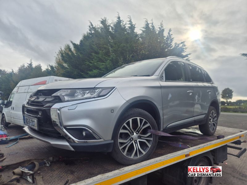 2018 MITSUBISHI OUTLANDER OUTL 4WD 6AT 7S 17MY 4DR AUTO for breaking
