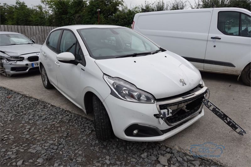 2018 PEUGEOT 208 SIGNATURE S/S for breaking