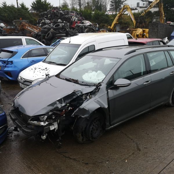 2018 VOLKSWAGEN GOLF S TDI BLUEMOTION for breaking