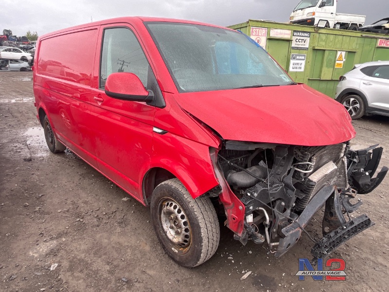 2018 VOLKSWAGEN TRANSPORTER 3000KGS 150HP TDI T6 PVL T 3000KG MANUAL 6SPEED FWD for breaking