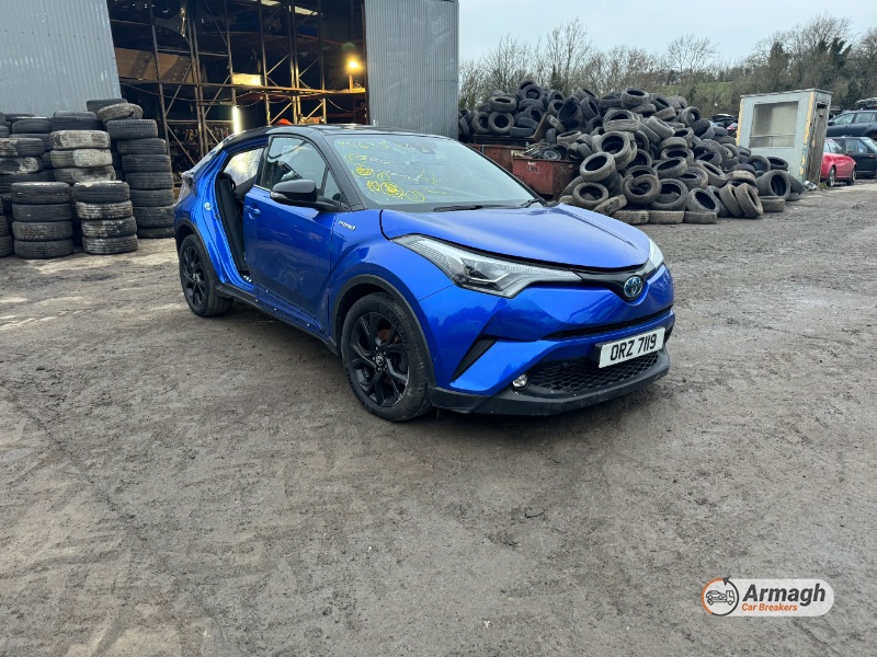 2019 TOYOTA C-HR DYNAMICS HEV CVT for breaking