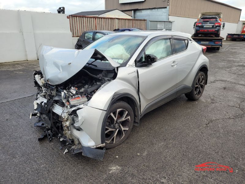 2019 TOYOTA C-HR HYBRID SPORT 4DR AUTO for breaking