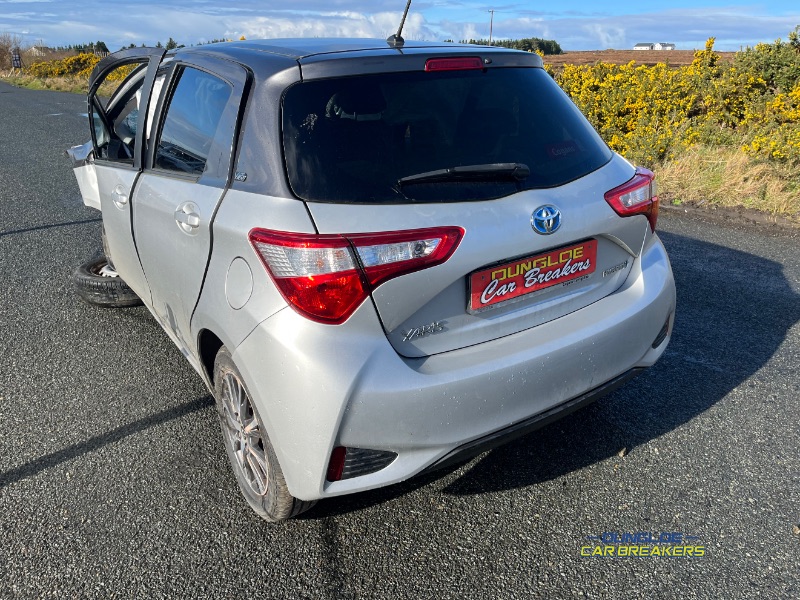 2019 TOYOTA YARIS HYBRID HY Y20 4DR AUTO for breaking