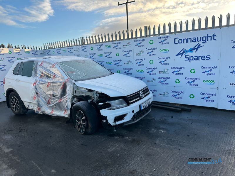 2019 VOLKSWAGEN TIGUAN CL 2.0 TDI MANUAL 6SPEED FWD 150HP 5DR for breaking